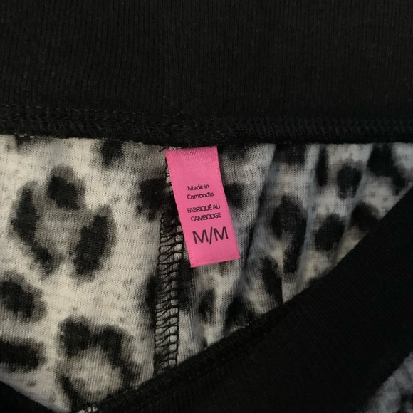 New Leopard Print Sleepwear with Long Pants - Picture 4 of 6